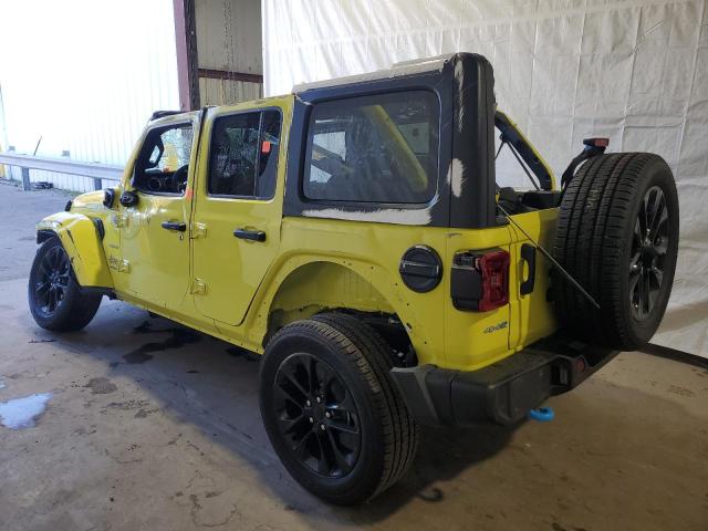 1C4JJXP61PW700024 - 2023 JEEP WRANGLER SAHARA 4XE YELLOW photo 2