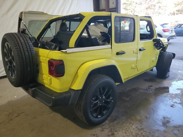 1C4JJXP61PW700024 - 2023 JEEP WRANGLER SAHARA 4XE YELLOW photo 3