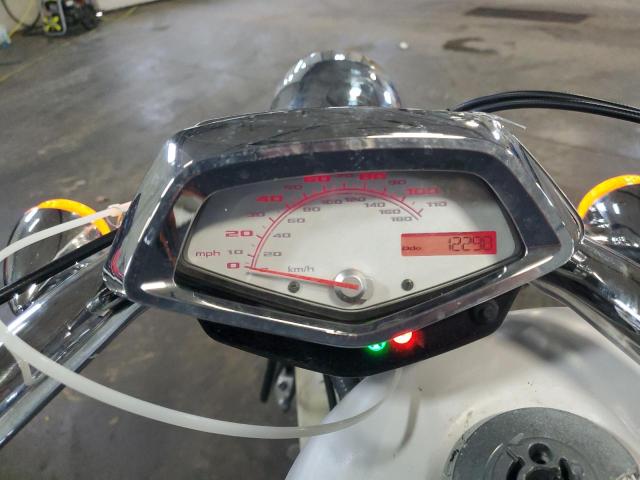 JH2SC6101AK000734 - 2010 HONDA VT1300 CX WHITE photo 8