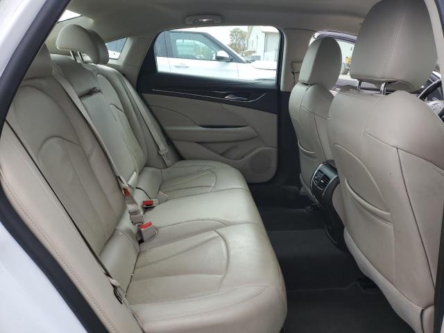 1G4ZP5SS2HU208220 - 2017 BUICK LACROSSE ESSENCE თეთრი ფოტო 10