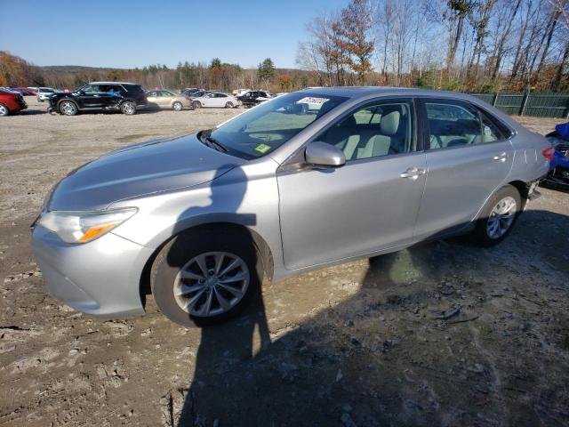 4T4BF1FK9FR475588 - 2015 TOYOTA CAMRY LE SILVER photo 1