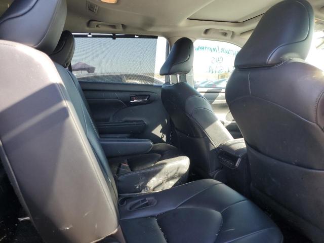 5TDGZRAH8NS109808 - 2022 TOYOTA HIGHLANDER XLE GRAY photo 11