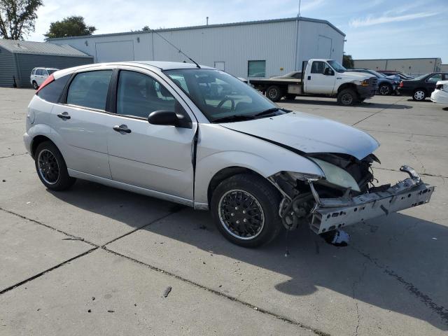 1FAFP37N16W186488 - 2006 FORD FOCUS ZX5 SILVER photo 4