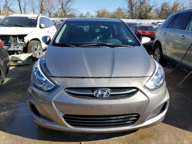 KMHCT5AEXHU360081 - 2017 HYUNDAI ACCENT SE GRAY photo 5