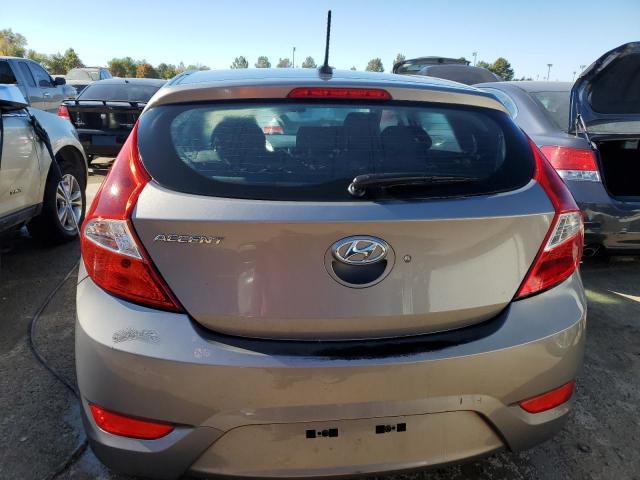 KMHCT5AEXHU360081 - 2017 HYUNDAI ACCENT SE GRAY photo 6