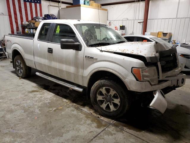 1FTFX1EF3DFD11661 - 2013 FORD F150 SUPER CAB WHITE photo 4