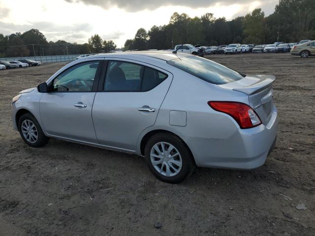 3N1CN7AP7JL837774 - 2018 NISSAN VERSA S SILVER photo 2