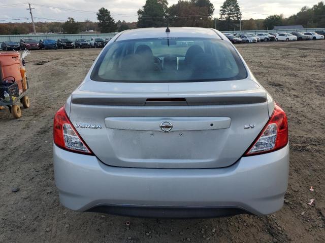 3N1CN7AP7JL837774 - 2018 NISSAN VERSA S SILVER photo 6