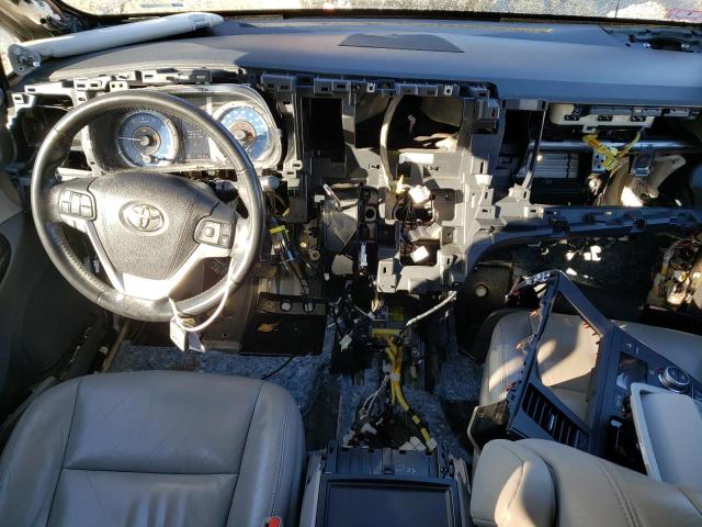 5TDDK3DC2GS135473 - 2016 TOYOTA SIENNA XLE GRAY photo 8