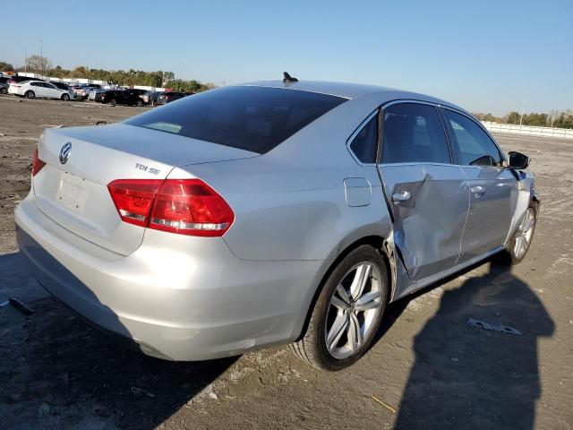 1VWBN7A39EC118899 - 2014 VOLKSWAGEN PASSAT SE SILVER photo 3