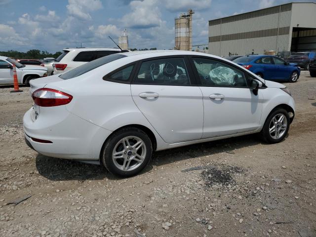 3FADP4BJ4KM159586 - 2019 FORD FIESTA SE WHITE photo 3