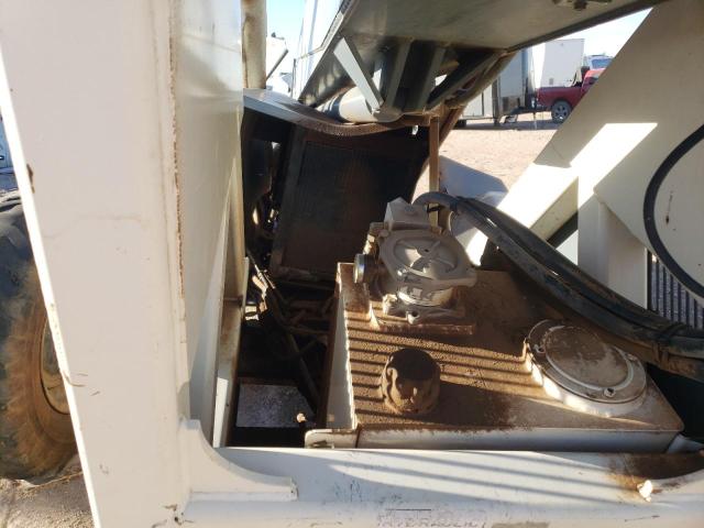 BOS - 2004 OTHR LOADER BROWN photo 7