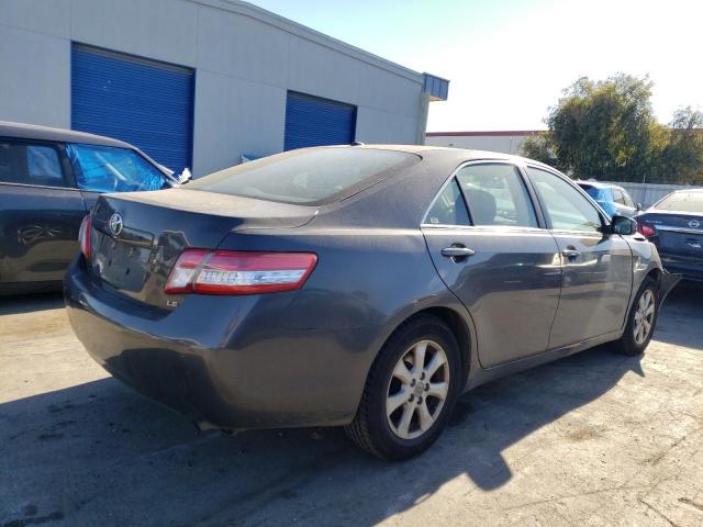 4T1BF3EK1BU602979 - 2011 TOYOTA CAMRY BASE GRAY photo 3