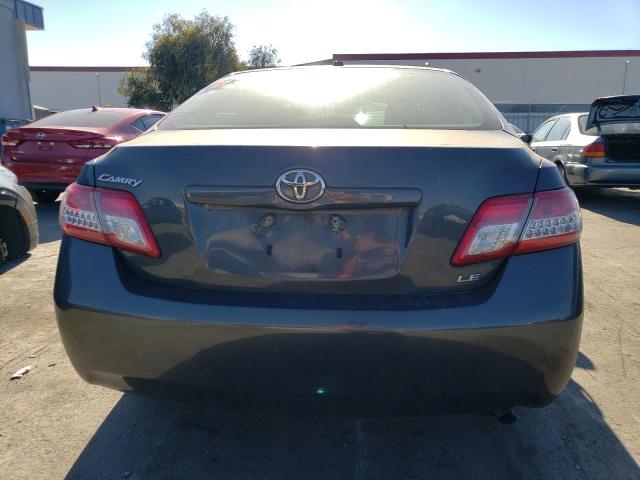 4T1BF3EK1BU602979 - 2011 TOYOTA CAMRY BASE GRAY photo 6