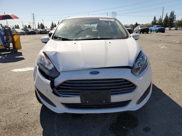 3FADP4EJ1HM168346 - 2017 FORD FIESTA SE WHITE photo 5