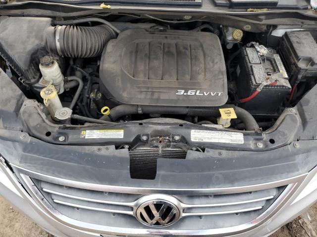 2V4RW3DG6BR641912 - 2011 VOLKSWAGEN ROUTAN SE SILVER photo 12