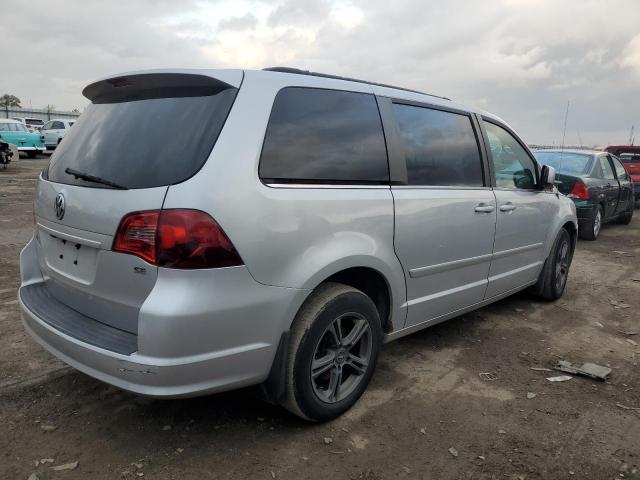 2V4RW3DG6BR641912 - 2011 VOLKSWAGEN ROUTAN SE SILVER photo 3