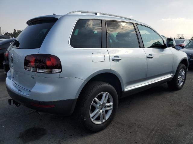 WVGBE77L58D040187 - 2008 VOLKSWAGEN TOUAREG 2 V6 SILVER photo 3