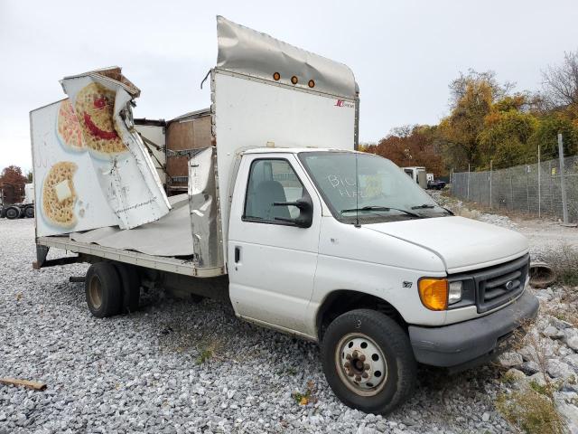 1FDWE35L27DA37985 - 2007 FORD ECONOLINE E350 SUPER DUTY CUTAWAY VAN WHITE photo 4