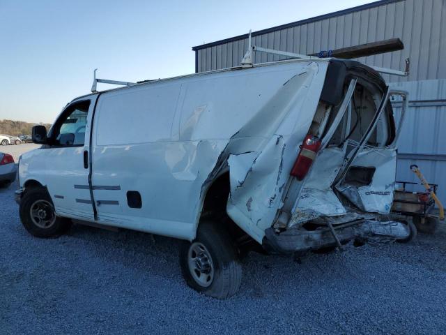 1GCGG25U441236068 - 2004 CHEVROLET EXPRESS 25 WHITE photo 2