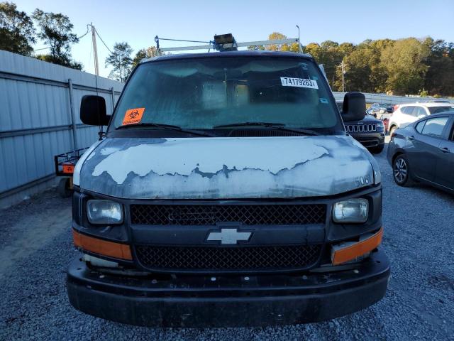 1GCGG25U441236068 - 2004 CHEVROLET EXPRESS 25 WHITE photo 5