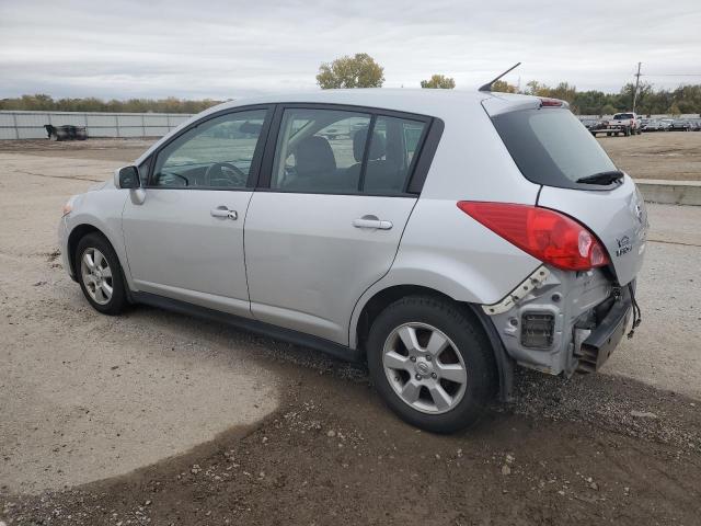 3N1BC13E58L446255 - 2008 NISSAN VERSA S SILVER photo 2