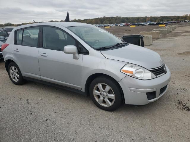 3N1BC13E58L446255 - 2008 NISSAN VERSA S SILVER photo 4