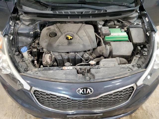 KNAFX4A66G5496982 - 2016 KIA FORTE LX BLUE photo 11