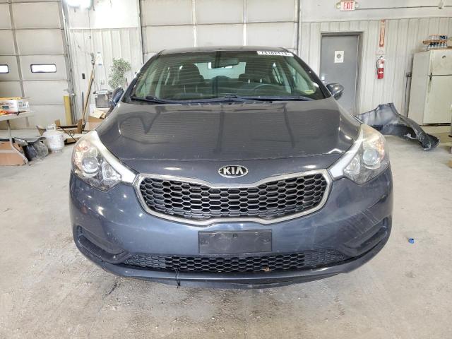 KNAFX4A66G5496982 - 2016 KIA FORTE LX BLUE photo 5