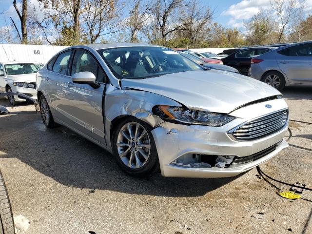 3FA6P0HD3HR335476 - 2017 FORD FUSION SE SILVER photo 4