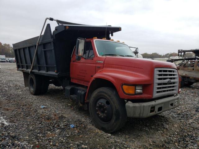 1FDNF80C2WVA13708 - 1998 FORD F800 RED photo 1