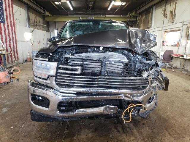 3C6UR5FL3LG132800 - 2020 RAM 2500 LARAMIE GRAY photo 5