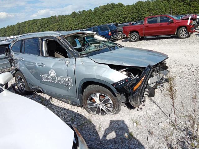 5TDGZRAH3NS126709 - 2022 TOYOTA HIGHLANDER XLE SILVER photo 4