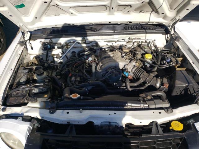 5N1ED28T64C674674 - 2004 NISSAN XTERRA XE WHITE photo 11