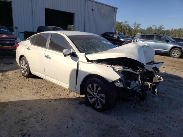 1N4BL4BV6KC211646 - 2019 NISSAN ALTIMA S WHITE photo 4