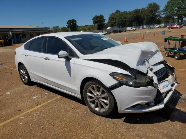 3FA6P0H7XHR326736 - 2017 FORD FUSION SE WHITE photo 4