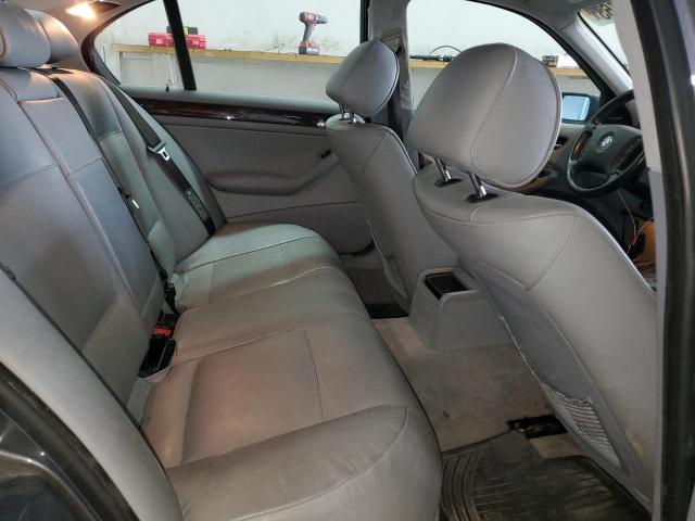 WBAEV53433KM30629 - 2003 BMW 3 SERIES I CHARCOAL photo 10