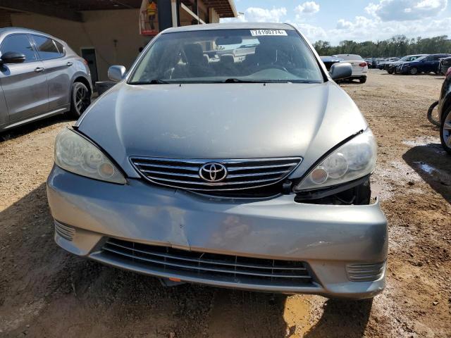 4T1BE32K25U966016 - 2005 TOYOTA CAMRY LE GRAY photo 5