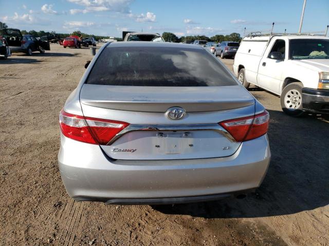 4T1BF1FK7HU378919 - 2017 TOYOTA CAMRY SE LE Gümüş fotoğraf 6