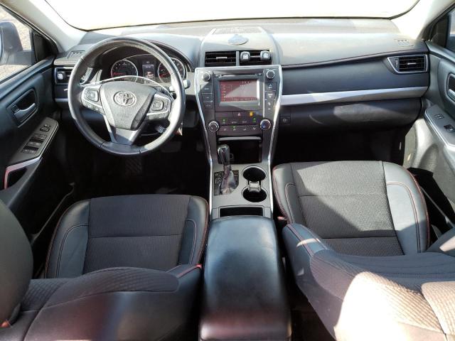 4T1BF1FK7HU378919 - 2017 TOYOTA CAMRY SE LE Gümüş fotoğraf 8