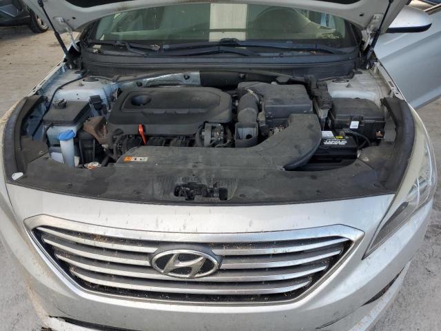 5NPE24AF8FH148533 - 2015 HYUNDAI SONATA SE SILVER photo 11