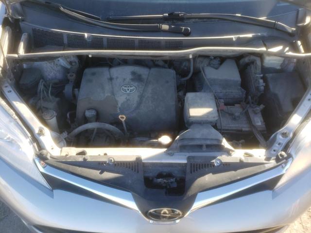 5TDJZ3DCXJS198049 - 2018 TOYOTA SIENNA LE SILVER photo 12