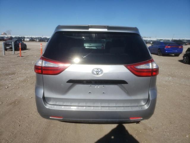 5TDZZ3DC3JS944313 - 2018 TOYOTA SIENNA L GRAY photo 6