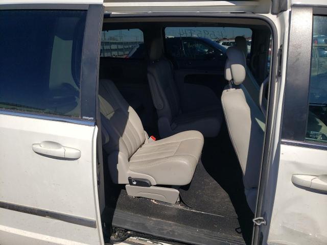 2A4RR8DG7BR682400 - 2011 CHRYSLER TOWN & COU TOURING L WHITE photo 11