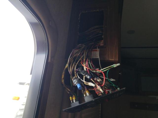 4YDF33423H1530366 - 2017 KEYSTONE SPRINTER BEIGE photo 9