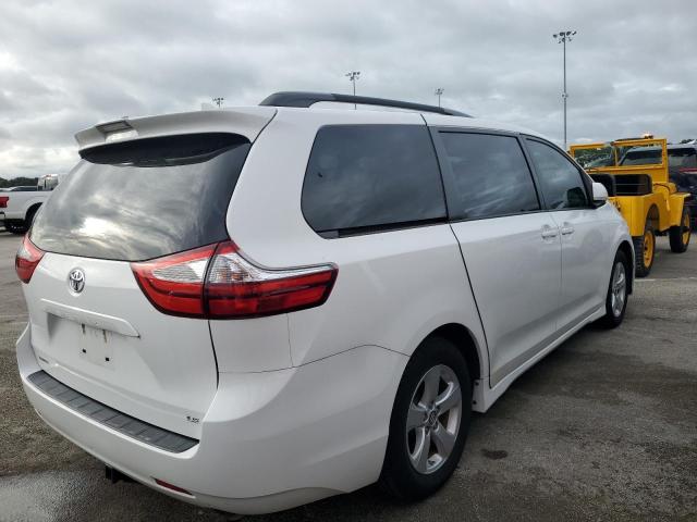 5TDKZ3DC7JS904964 - 2018 TOYOTA SIENNA LE WHITE photo 4