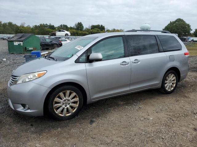 2012 TOYOTA SIENNA XLE, 