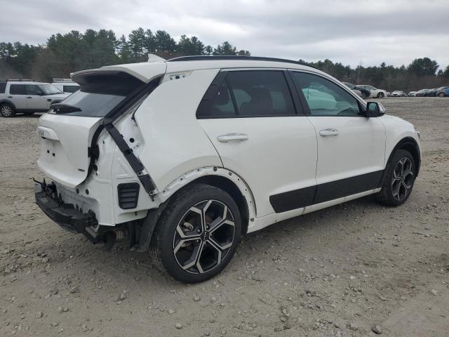 KNDCT3LE8P5051353 - 2023 KIA NIRO SX WHITE photo 3