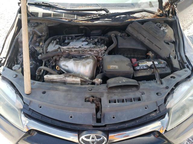 4T1BF1FK1HU670808 - 2017 TOYOTA CAMRY LE GRAY photo 11