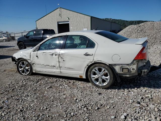 3FAHP0HG8CR272659 - 2012 FORD FUSION SE WHITE photo 2